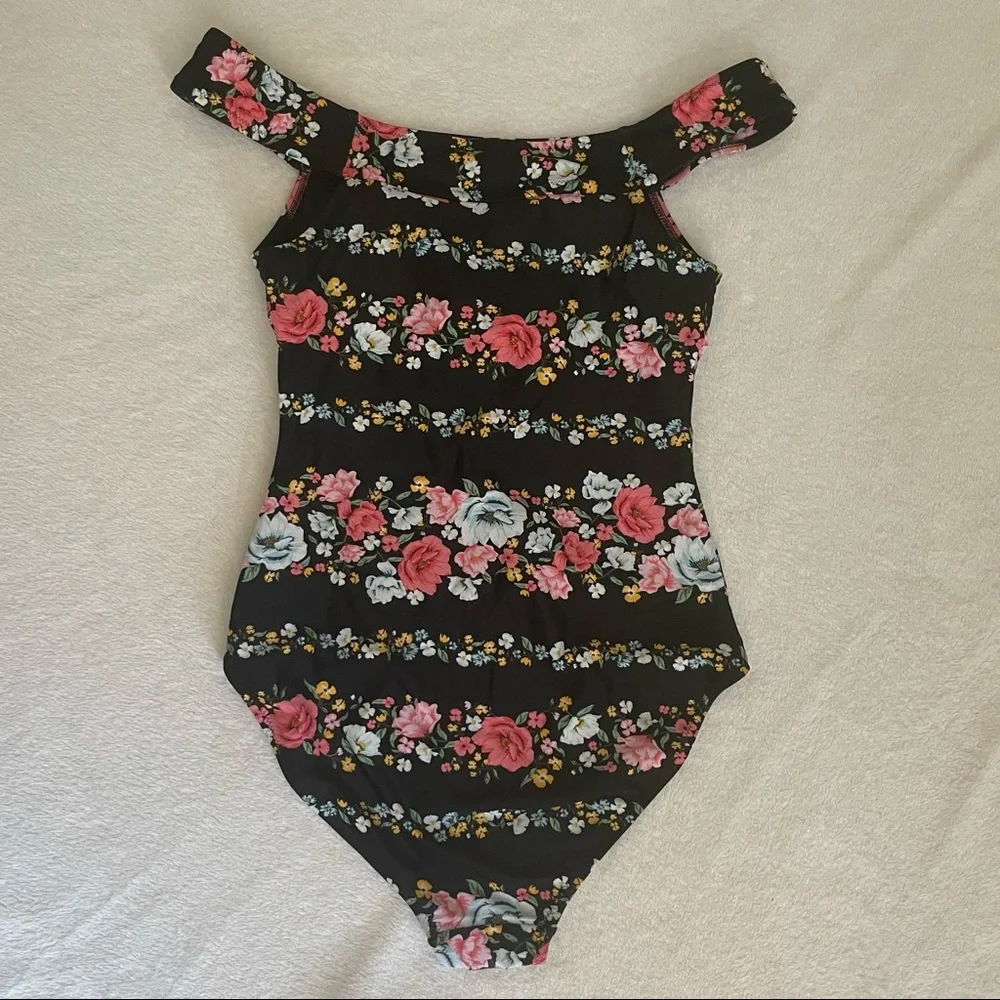Old Navy off the shoulder swimsuit floral black print M